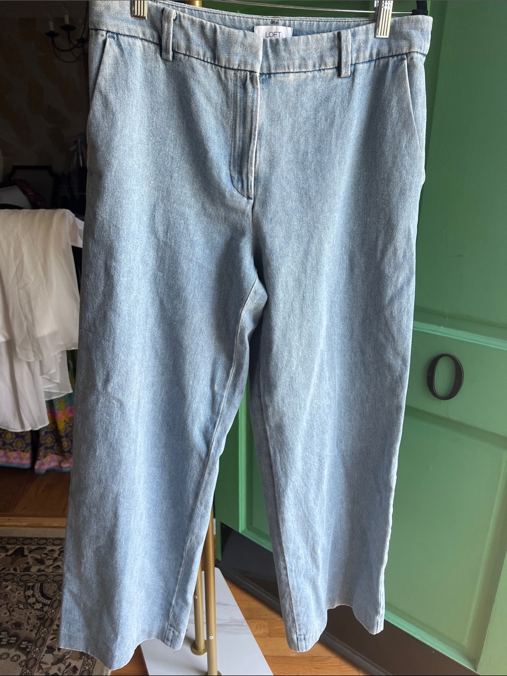 LOFT Light Blue Denim wide leg Straight jeans
Size 8